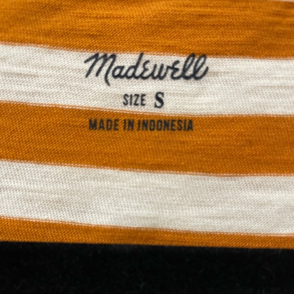 💕 Women’s Madewell mustard striped v-neck top in size small - Picture 3 of 3